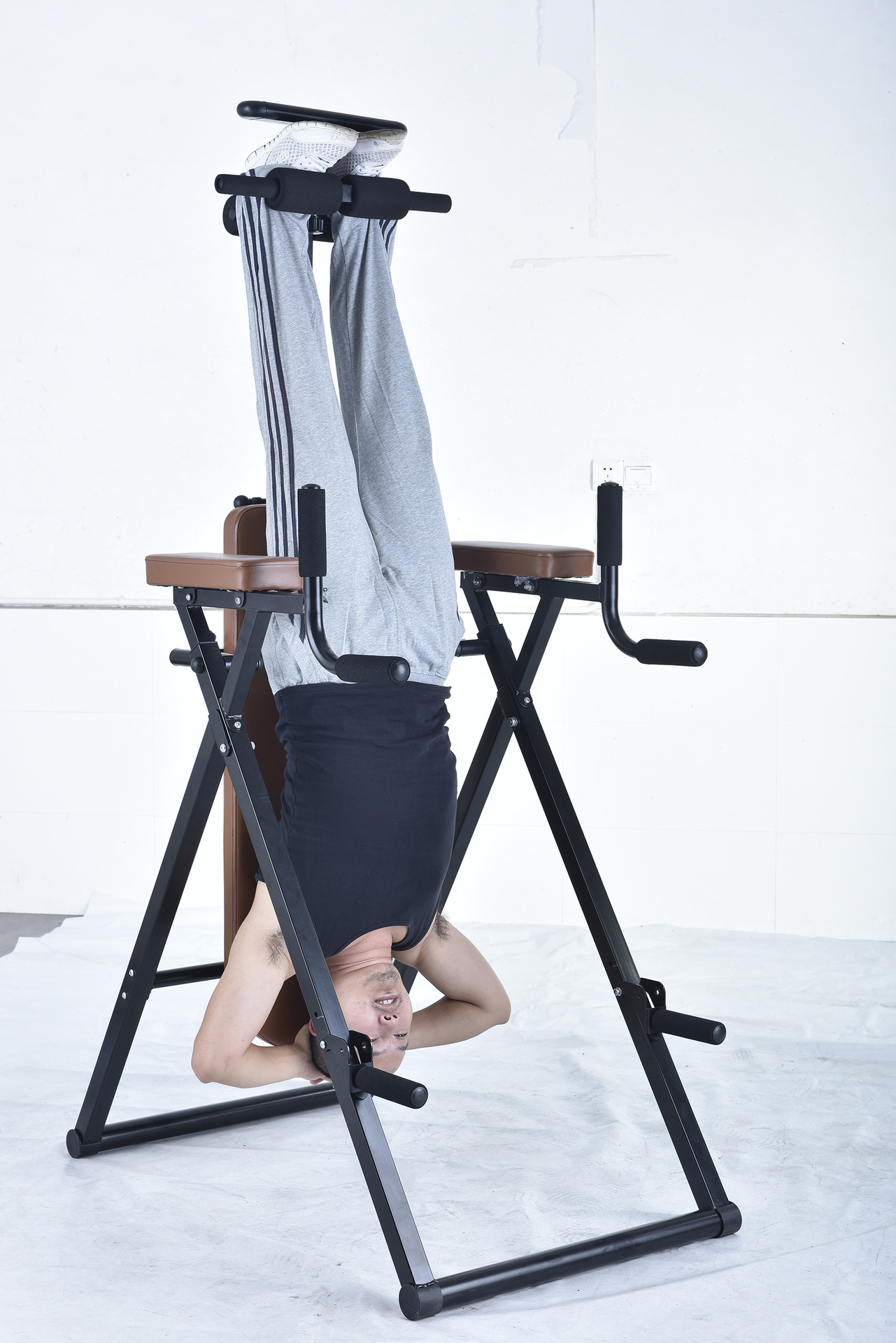 Wielofunkcyjna stół do ćwiczeń – Inversion Table Fold recenzja i cena